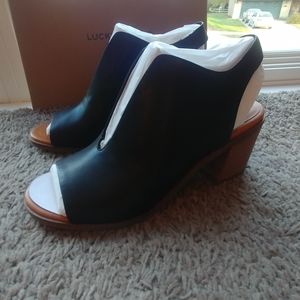 NWOT Lucky Brand Rhazy High Heel Pump 9